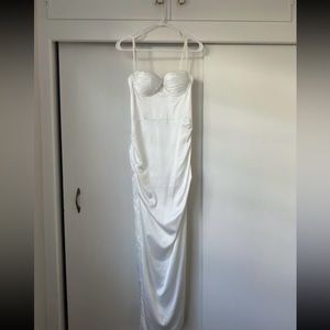 White slit dress, small